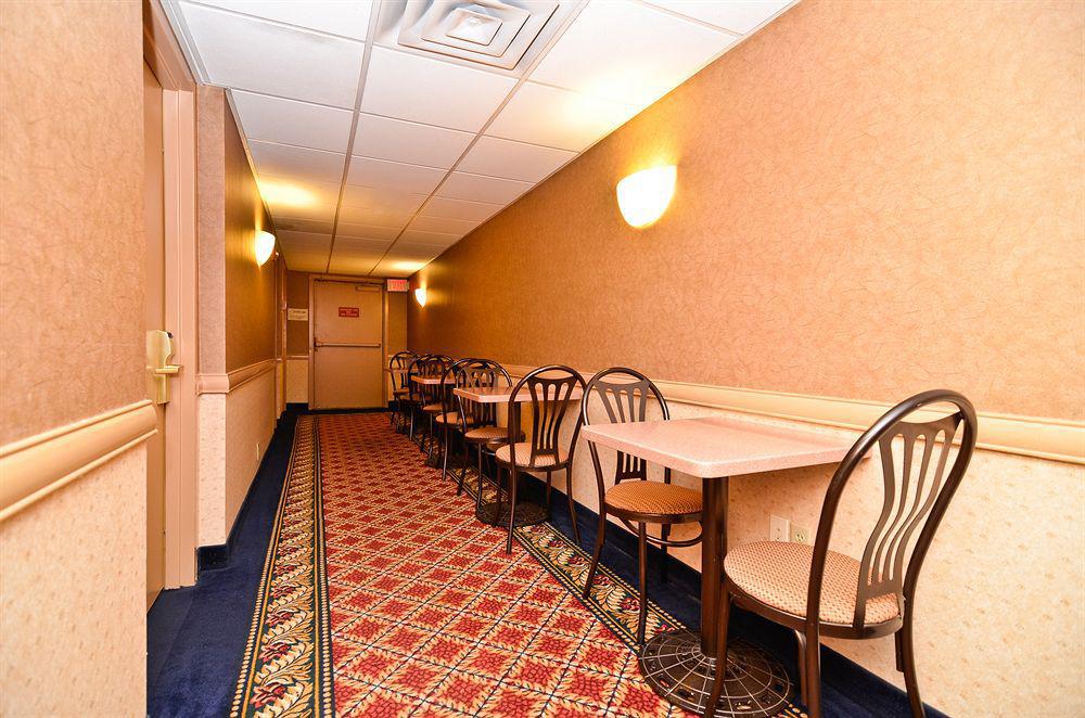 Best Western On The Avenue Buffalo Restaurang bild